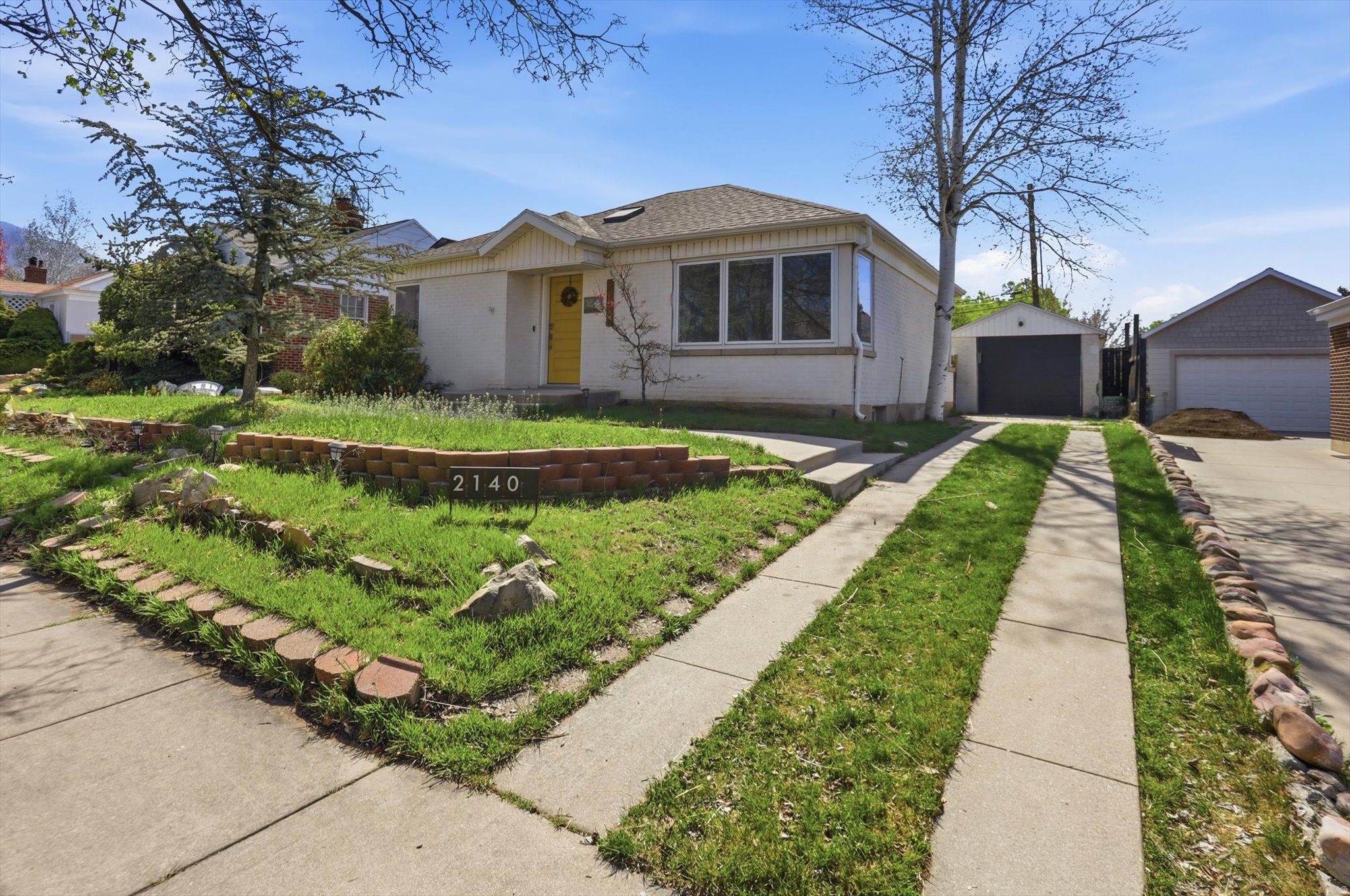 CRYSTAL HEIGHTS - Residential