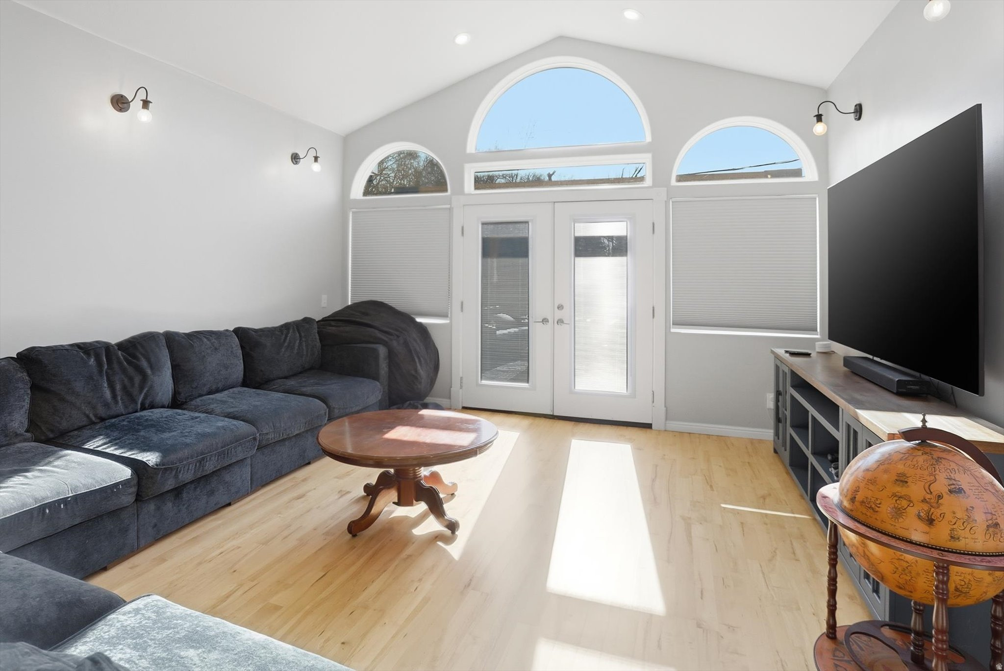 CRYSTAL HEIGHTS - Residential