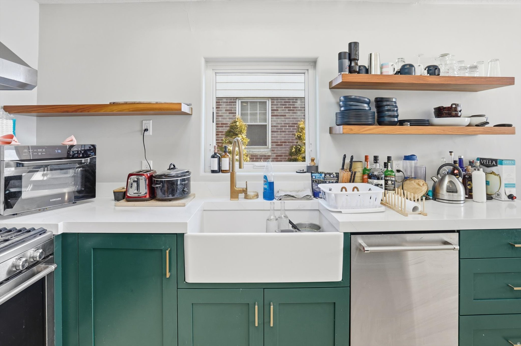 CRYSTAL HEIGHTS - Residential