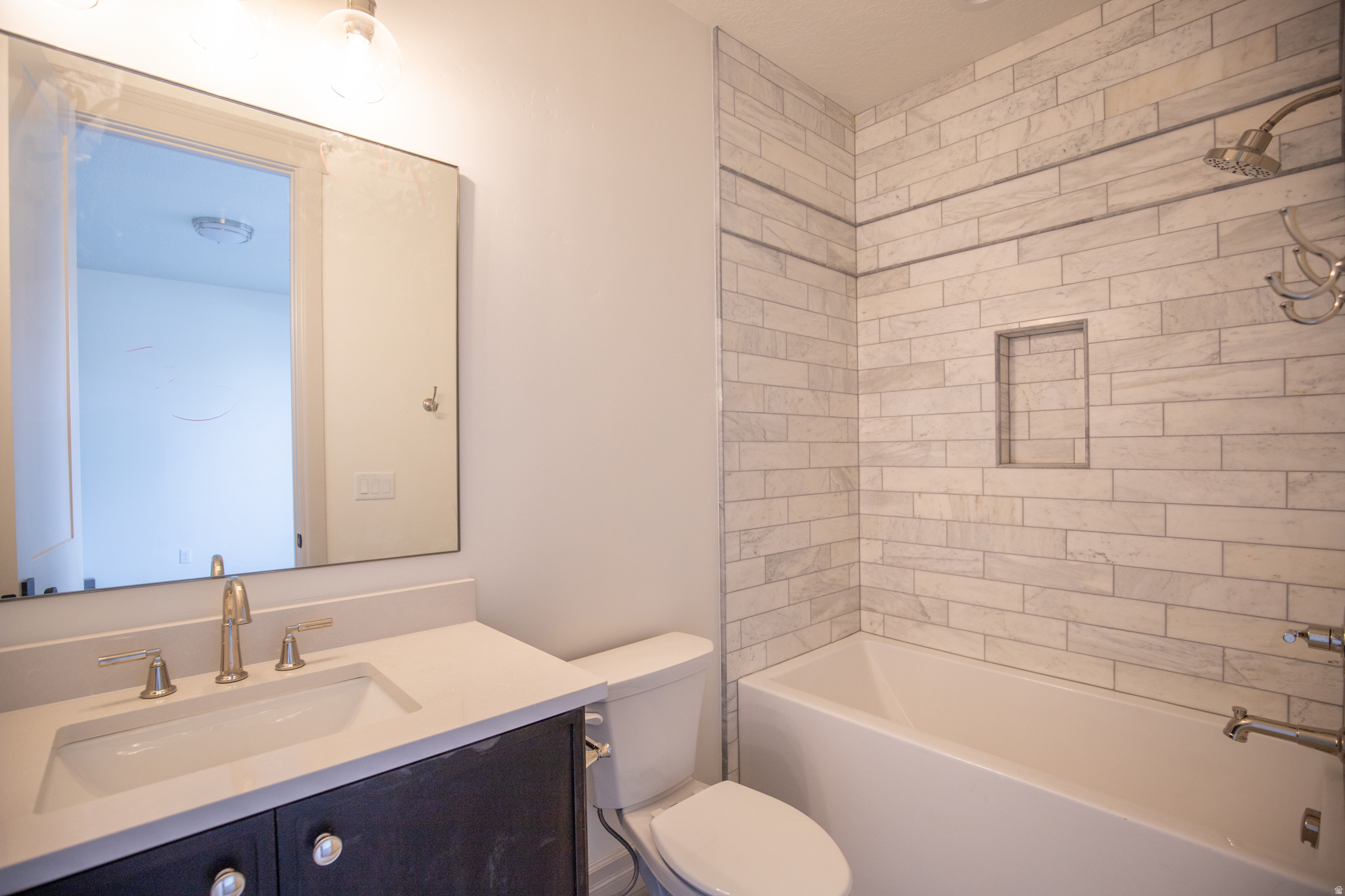 THE IRIS - Residential