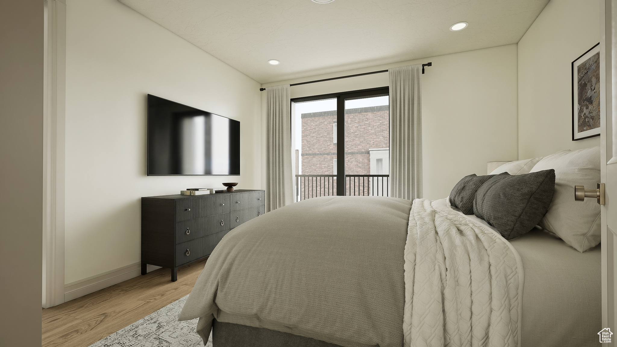 THE IRIS - Residential