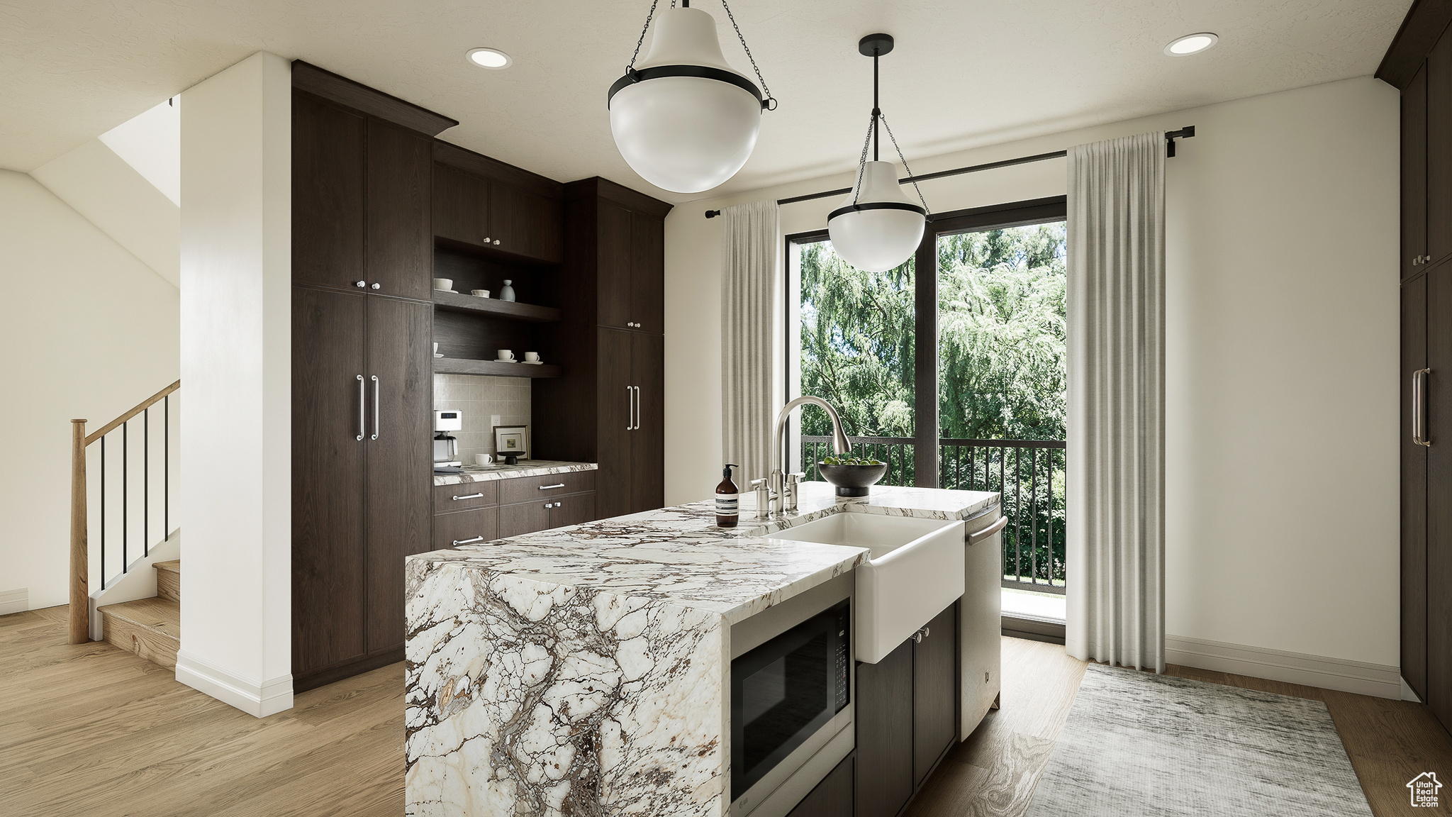 THE IRIS - Residential
