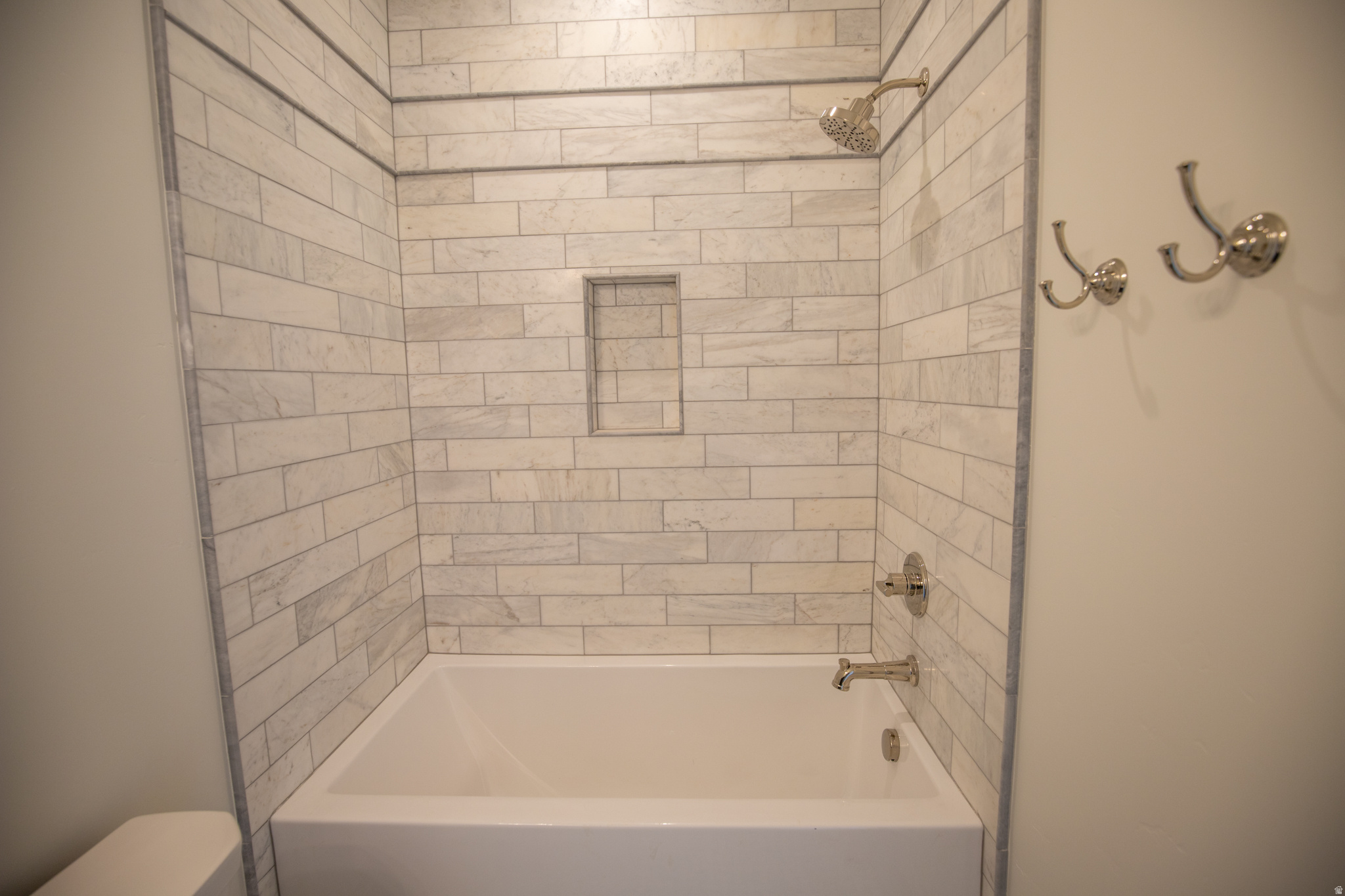 THE IRIS - Residential