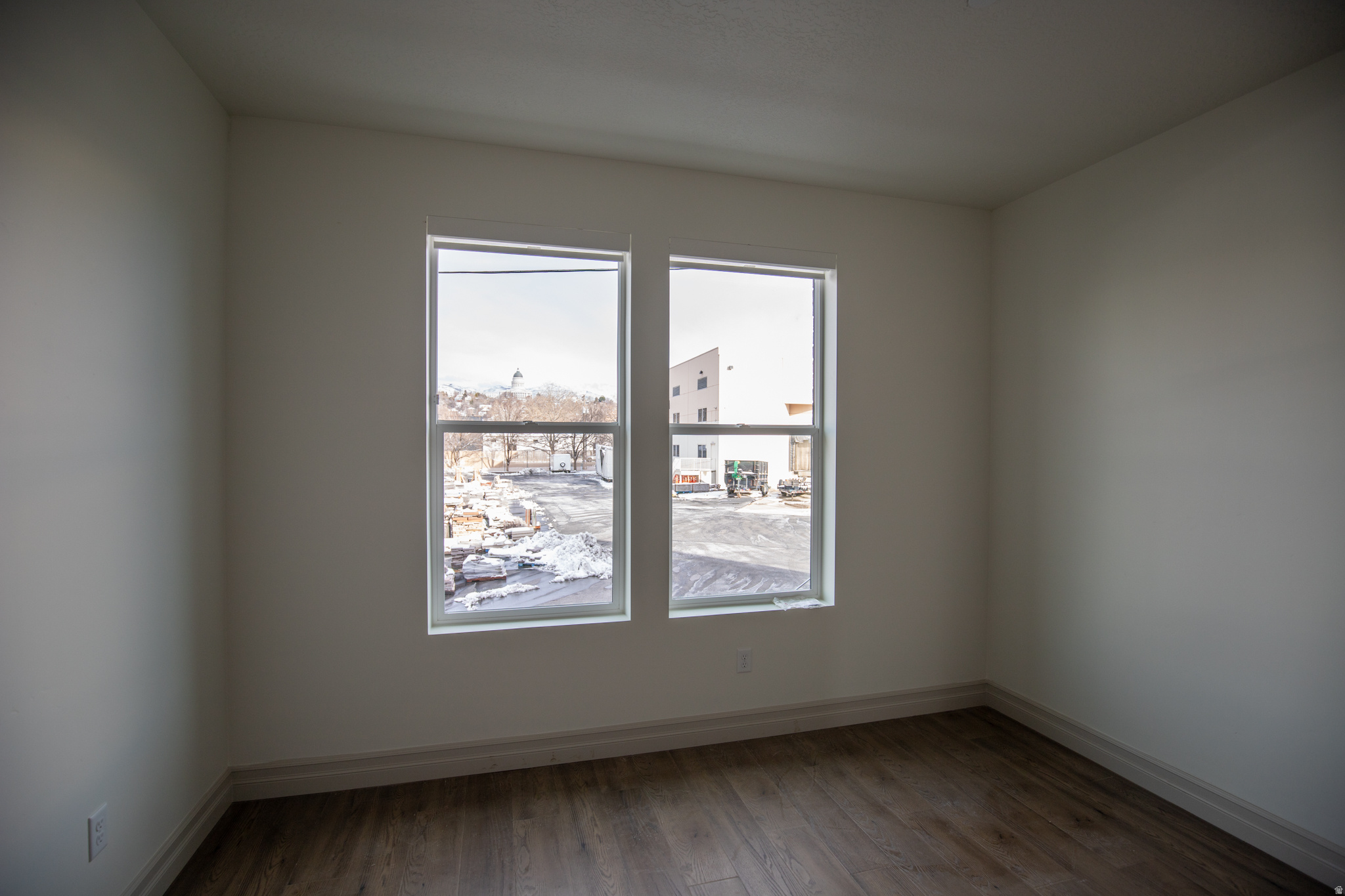 THE IRIS - Residential