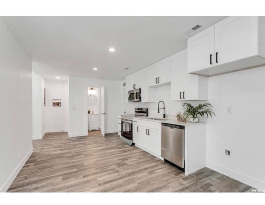 Photo of 175 S EAGLE ST, Eureka, UT 84628 (MLS # 2151895)