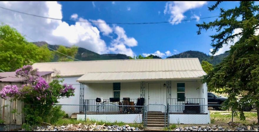Ditch the city noise & settle into this beautifully refreshed 1904 home, perfect for those looking to live life on their own terms away from the crowd. You'll have everything you need to enjoy the rugged mountain & valley views in peace. It is simple, updated, single-level living for anyone ready to head out to the mountains. All offers are subject to 3rd party approval.