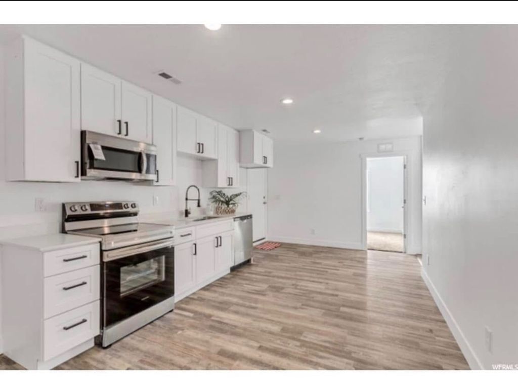 Photo of 175 S EAGLE ST, Eureka, UT 84628 (MLS # 2151895)