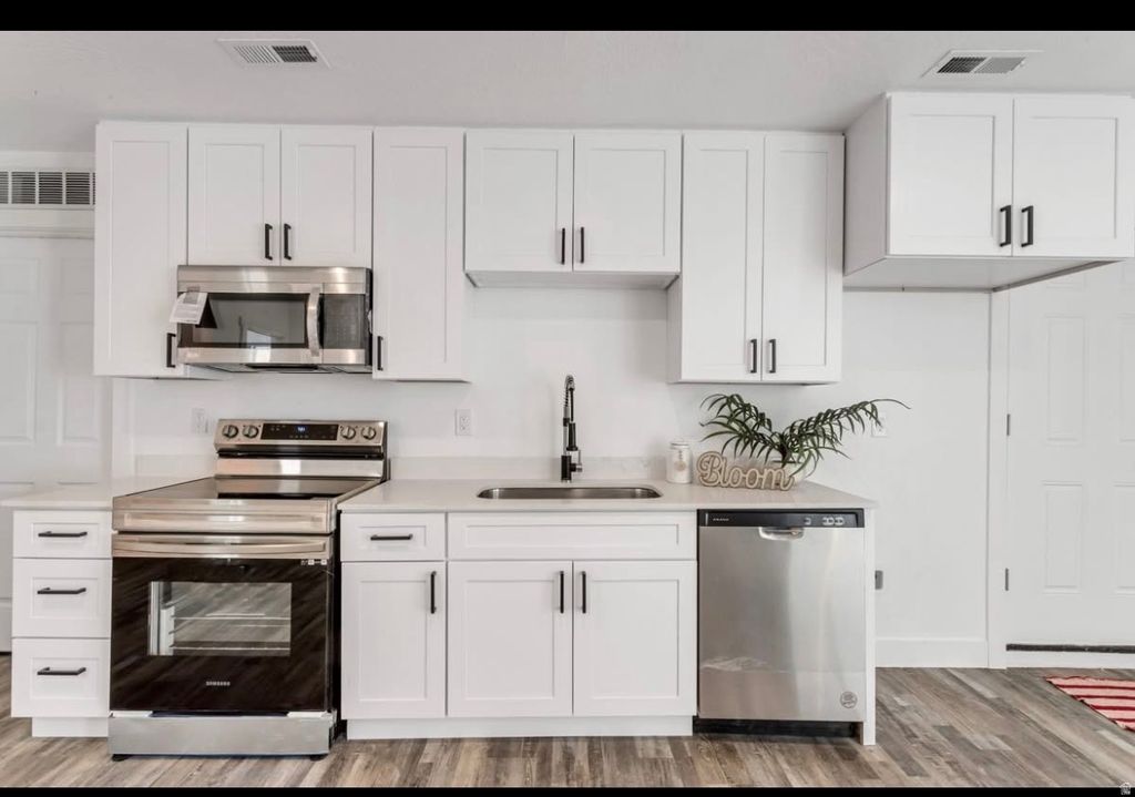 Photo of 175 S EAGLE ST, Eureka, UT 84628 (MLS # 2151895)