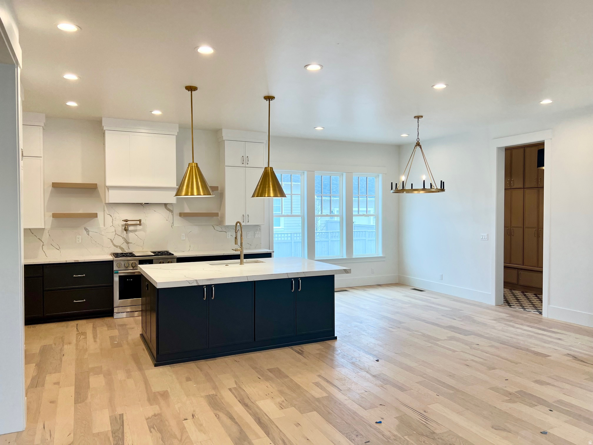 DAYBREAK - Residential