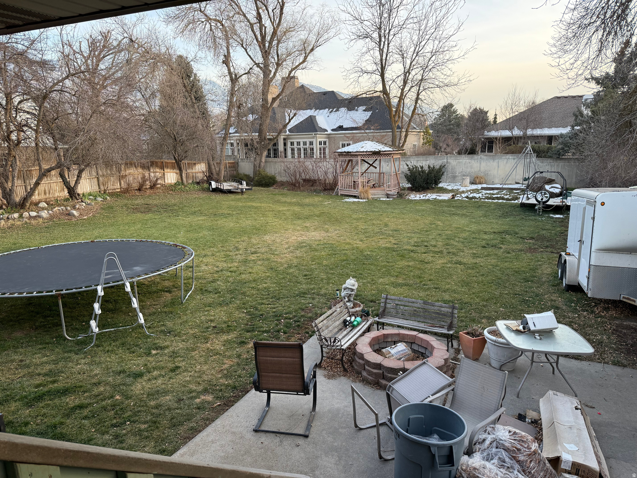 LINDEN CIRCLE - Residential