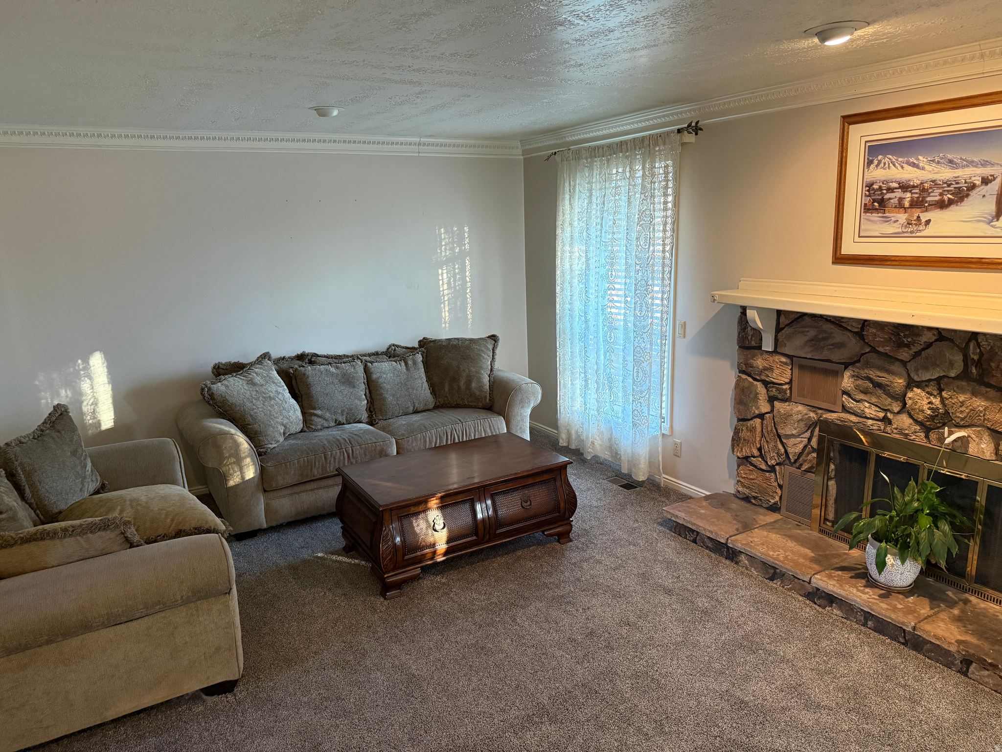 LINDEN CIRCLE - Residential