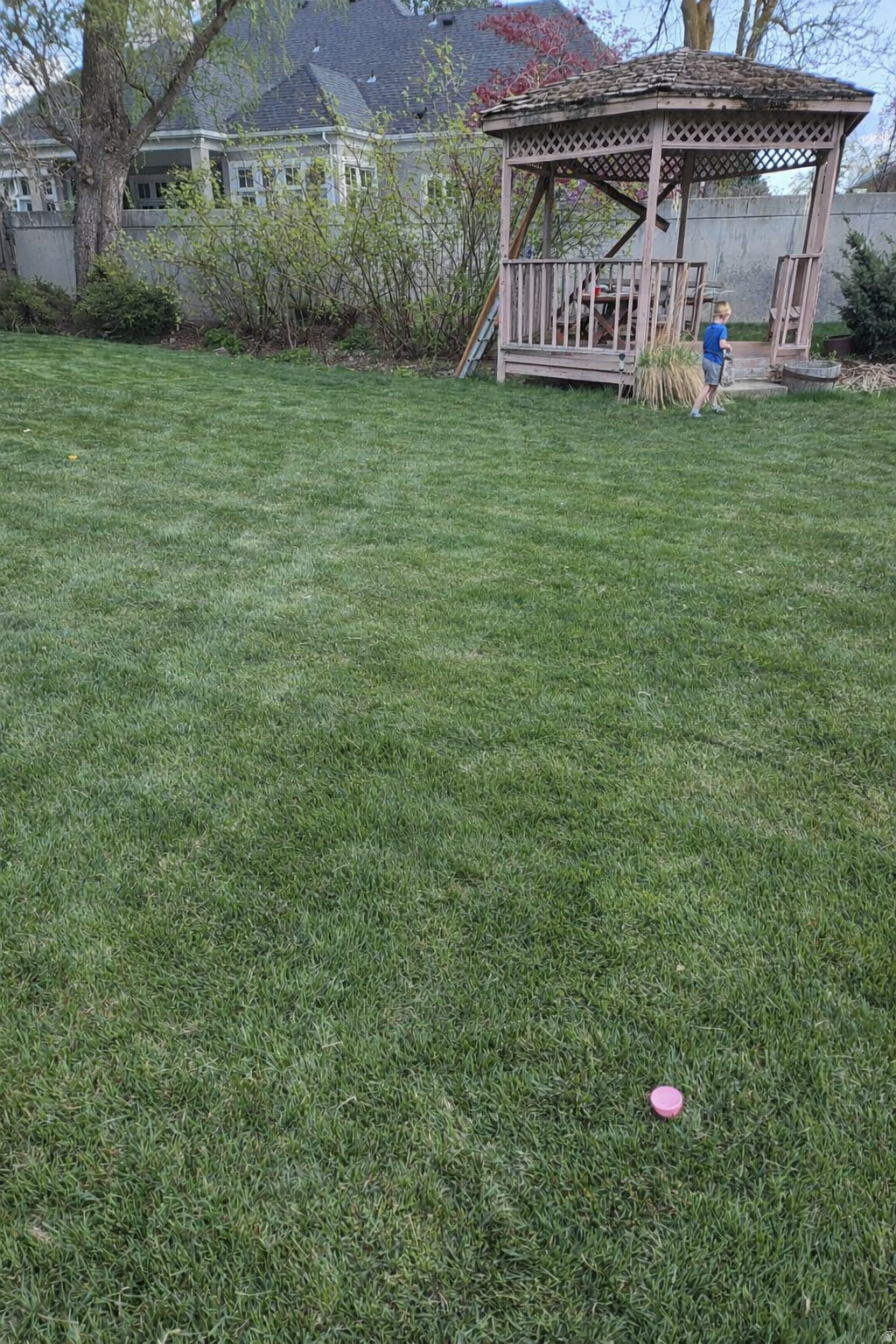 LINDEN CIRCLE - Residential