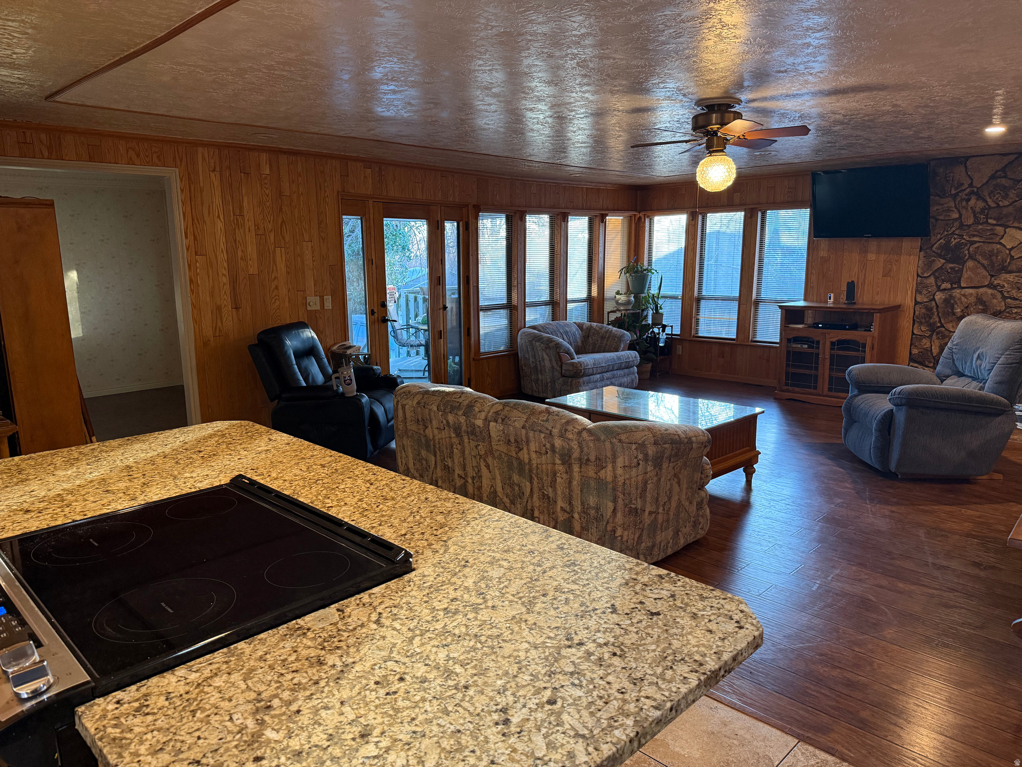 LINDEN CIRCLE - Residential