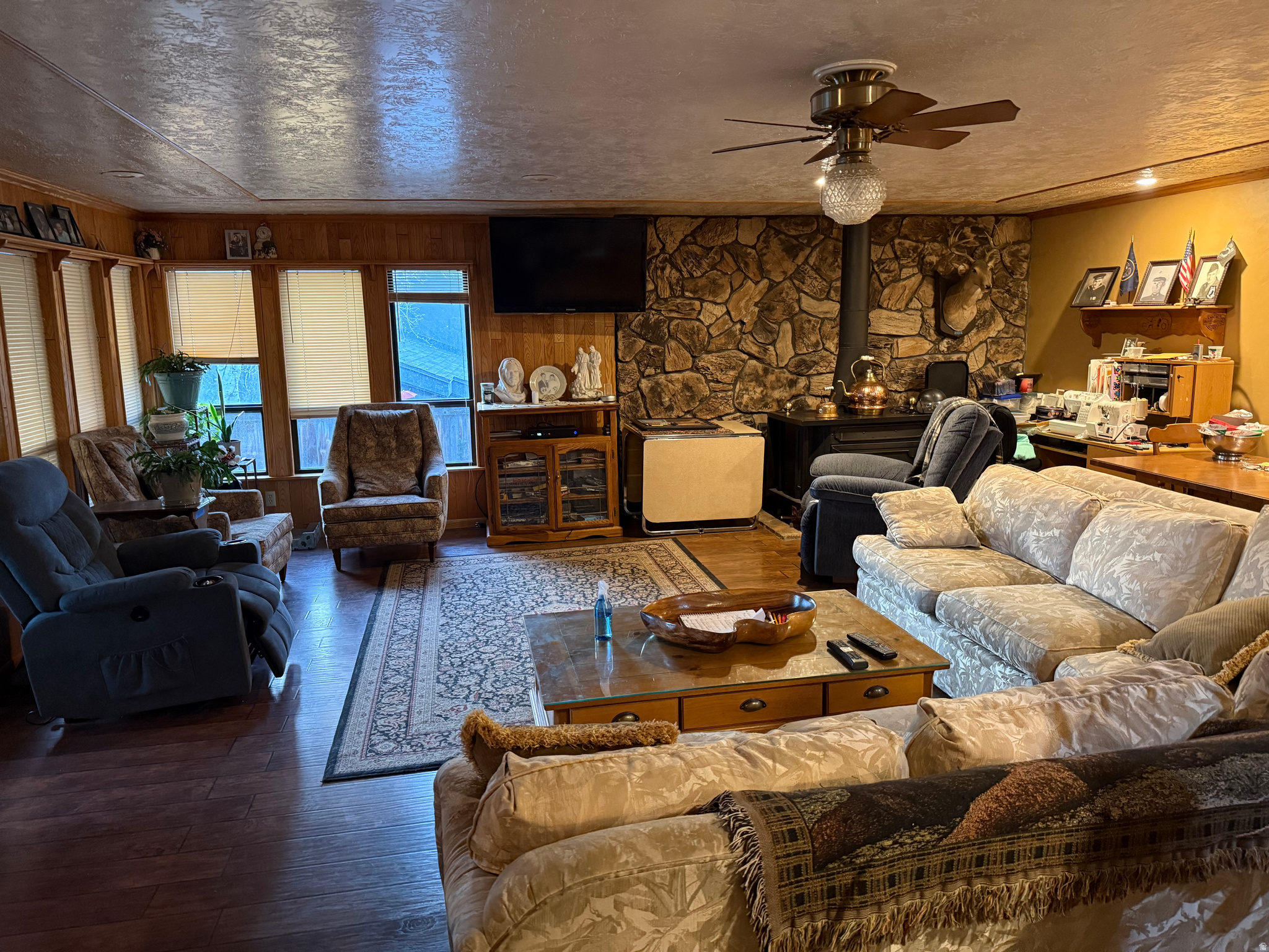 LINDEN CIRCLE - Residential