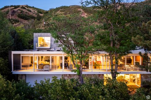 Photo of 1497 S DEVONSHIRE DR, Salt Lake City, UT 84108 (MLS # 2102993)