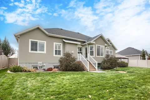 Tiny photo for 2444 N HOODED CRANE CIR #11, Clinton, UT 84015 (MLS # 2123642)