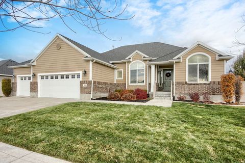 Tiny photo for 2444 N HOODED CRANE CIR #11, Clinton, UT 84015 (MLS # 2123642)