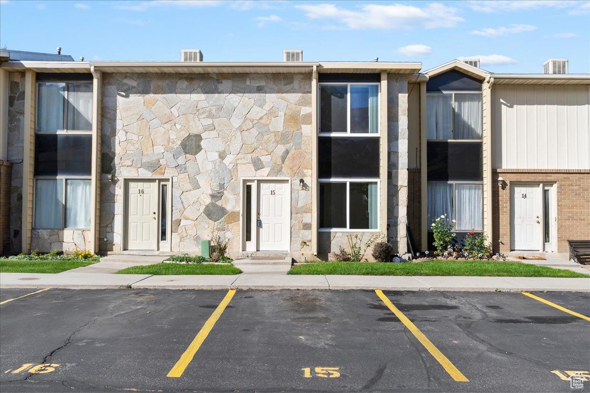 PEARWOOD PARK - Residential