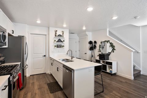 Tiny photo for 948 E HERCULES CT #179, Layton, UT 84040 (MLS # 2120892)