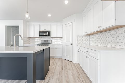 Tiny photo for 1506 W BOSEMAN WAY #625, Saratoga Springs, UT 84045 (MLS # 2106890)