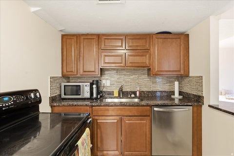Tiny photo for 1334 RIDGEWOOD LN, Bountiful, UT 84010 (MLS # 2186702)