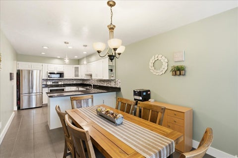 Tiny photo for 1334 RIDGEWOOD LN, Bountiful, UT 84010 (MLS # 2186702)