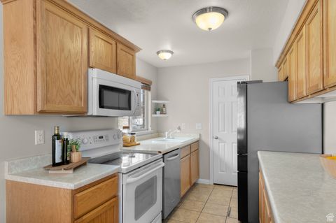 Tiny photo for 10448 S SAGE VISTA WAY W, South Jordan, UT 84009 (MLS # 2108787)