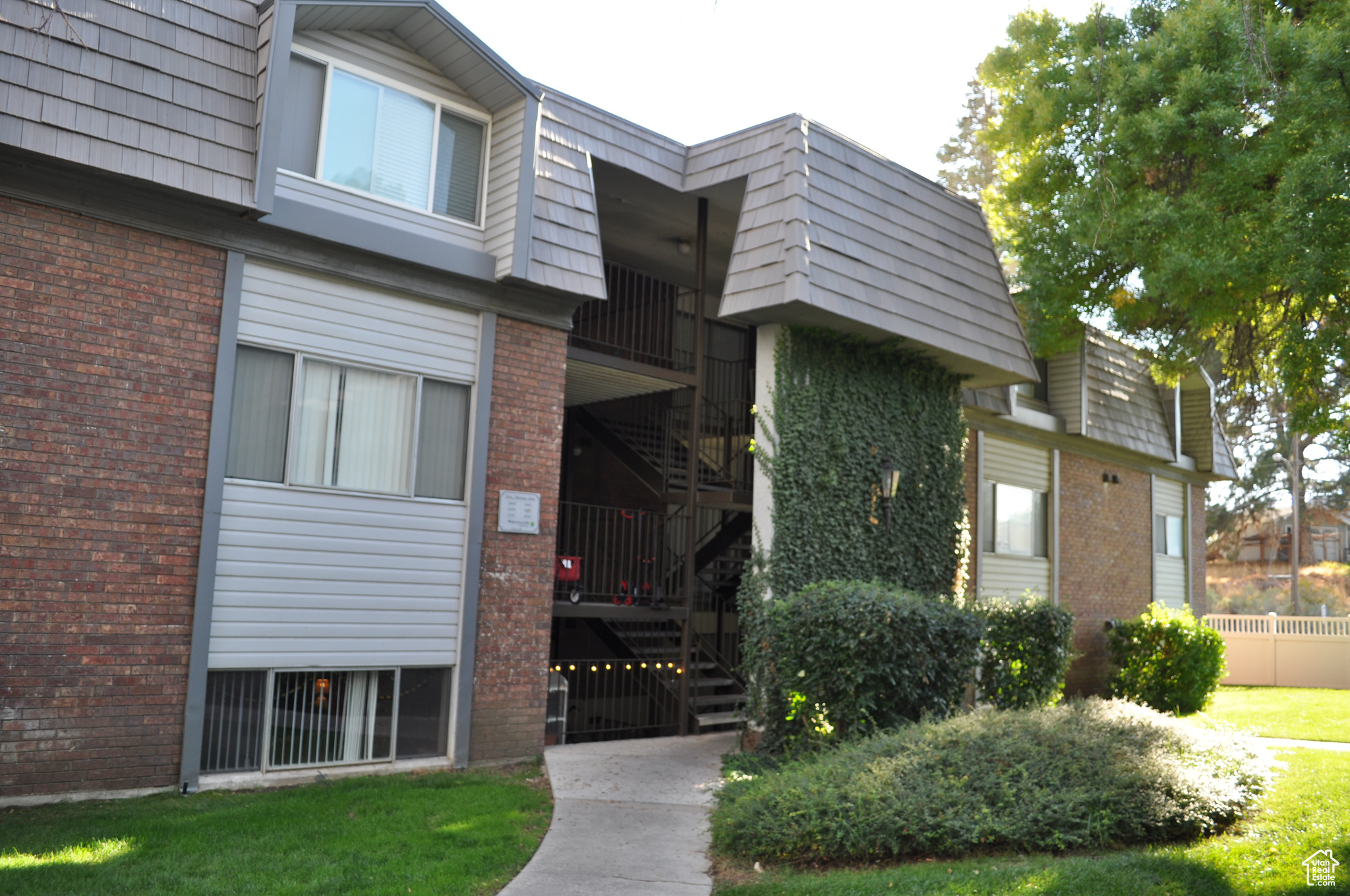 WILLOWBROOK HILL CONDO - Residential
