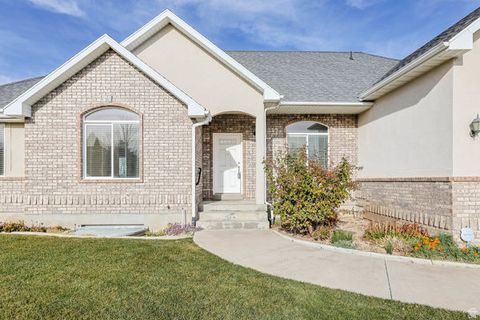 Tiny photo for 3352 W 10235 S, South Jordan, UT 84095 (MLS # 2126491)