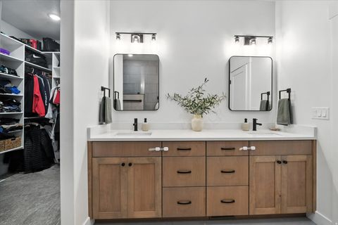 Tiny photo for 590 S 400 E, Hyrum, UT 84319 (MLS # 2135493)