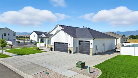 Tiny photo for 590 S 400 E, Hyrum, UT 84319 (MLS # 2135493)