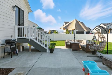 Tiny photo for 590 S 400 E, Hyrum, UT 84319 (MLS # 2135493)