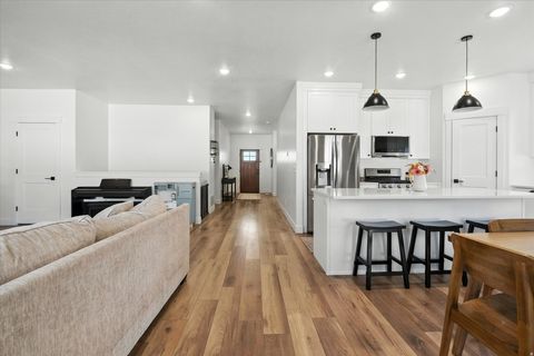 Tiny photo for 590 S 400 E, Hyrum, UT 84319 (MLS # 2135493)