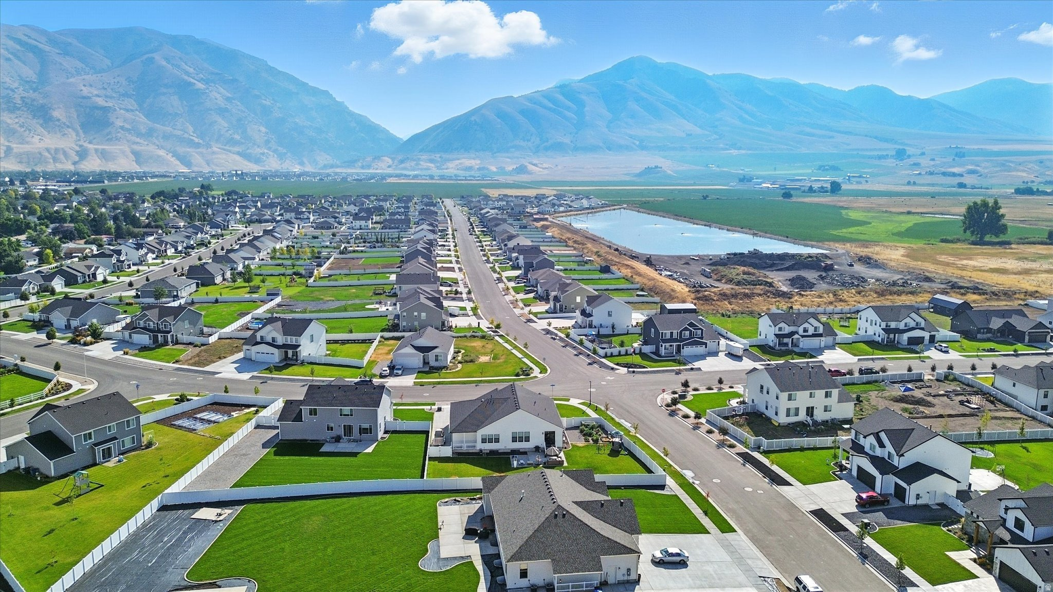 ROLLING HILLS - Residential