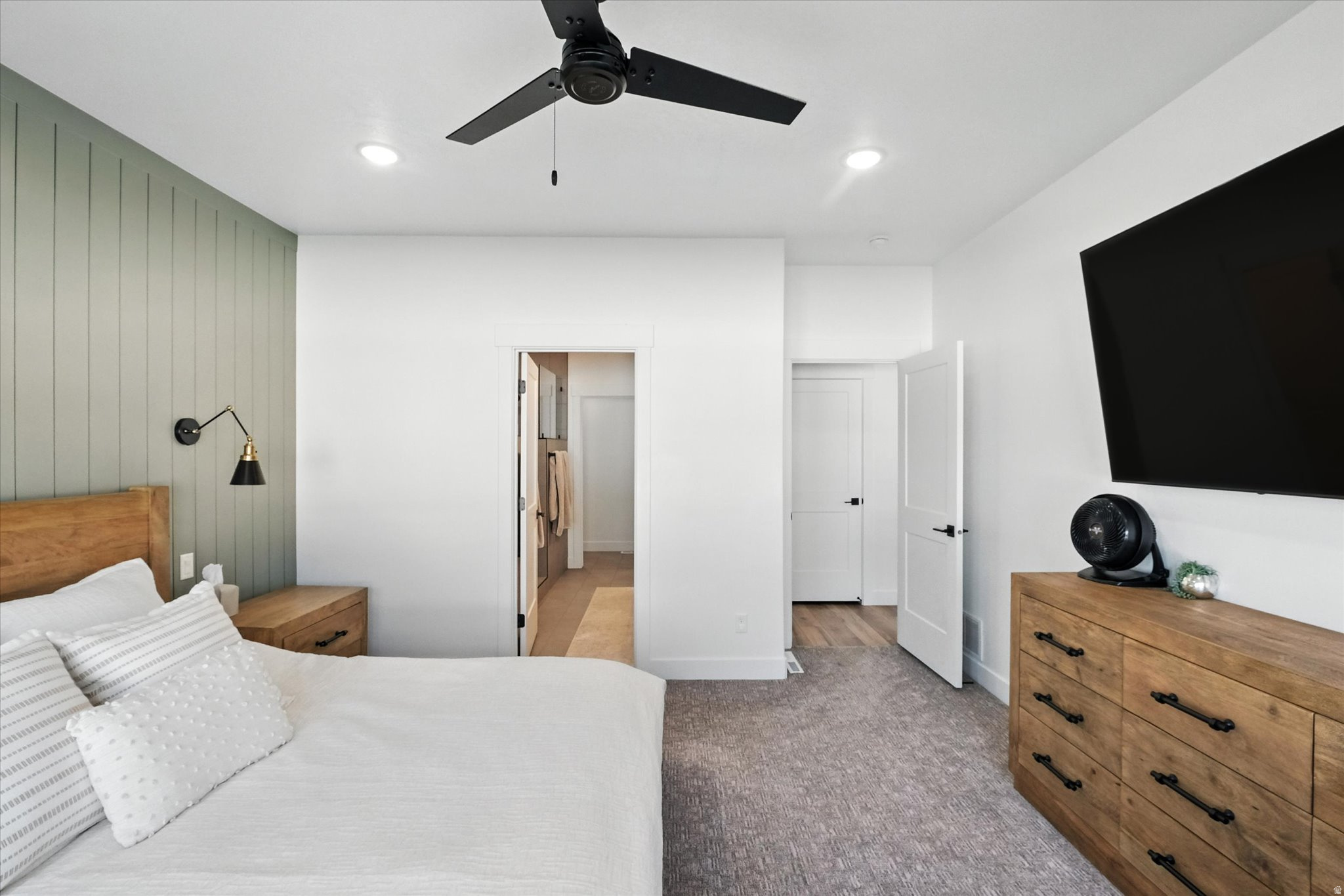 ROLLING HILLS - Residential