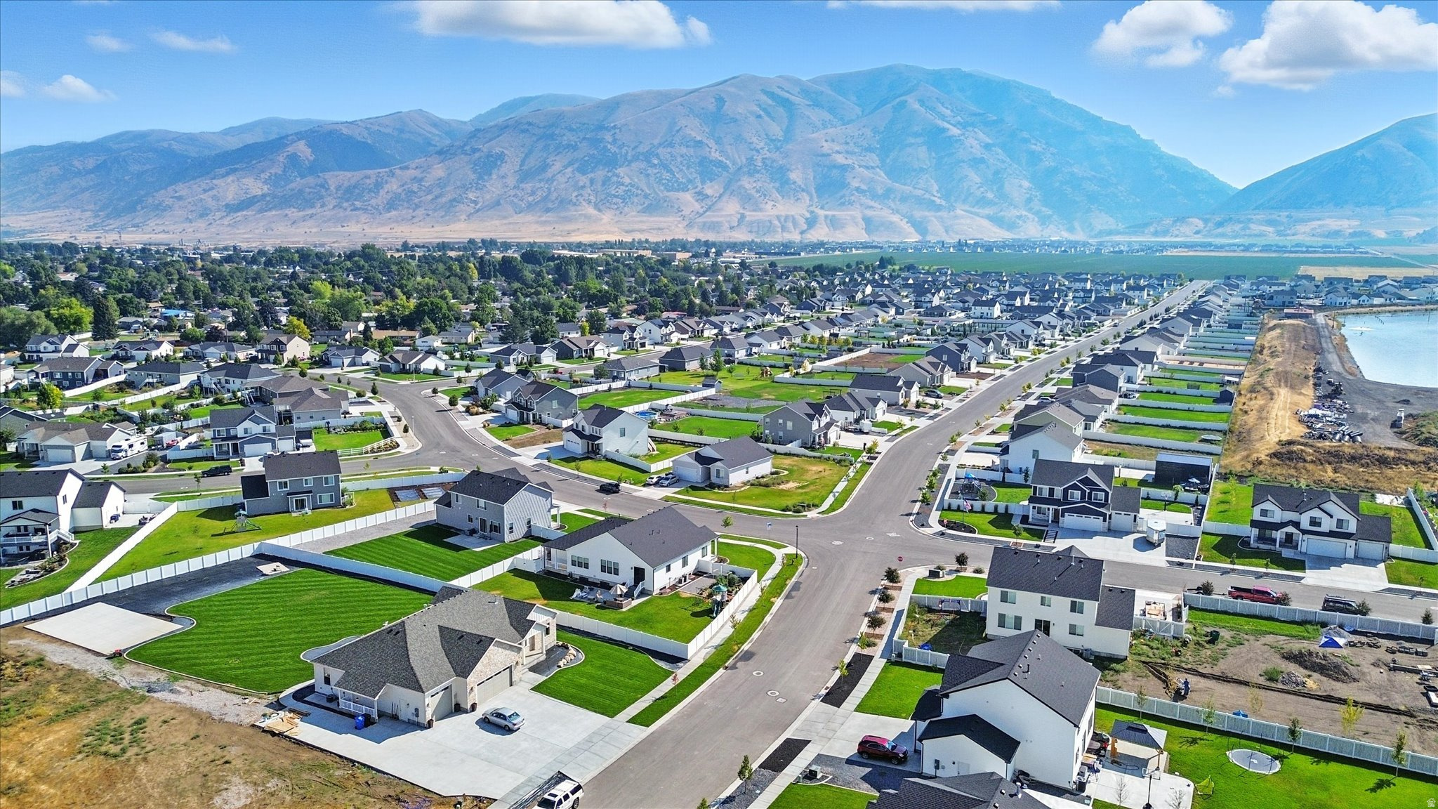 ROLLING HILLS - Residential