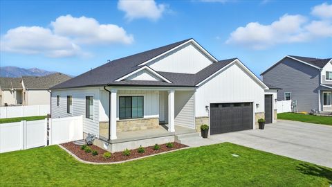 Tiny photo for 590 S 400 E, Hyrum, UT 84319 (MLS # 2135493)