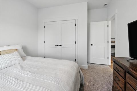 Tiny photo for 590 S 400 E, Hyrum, UT 84319 (MLS # 2135493)