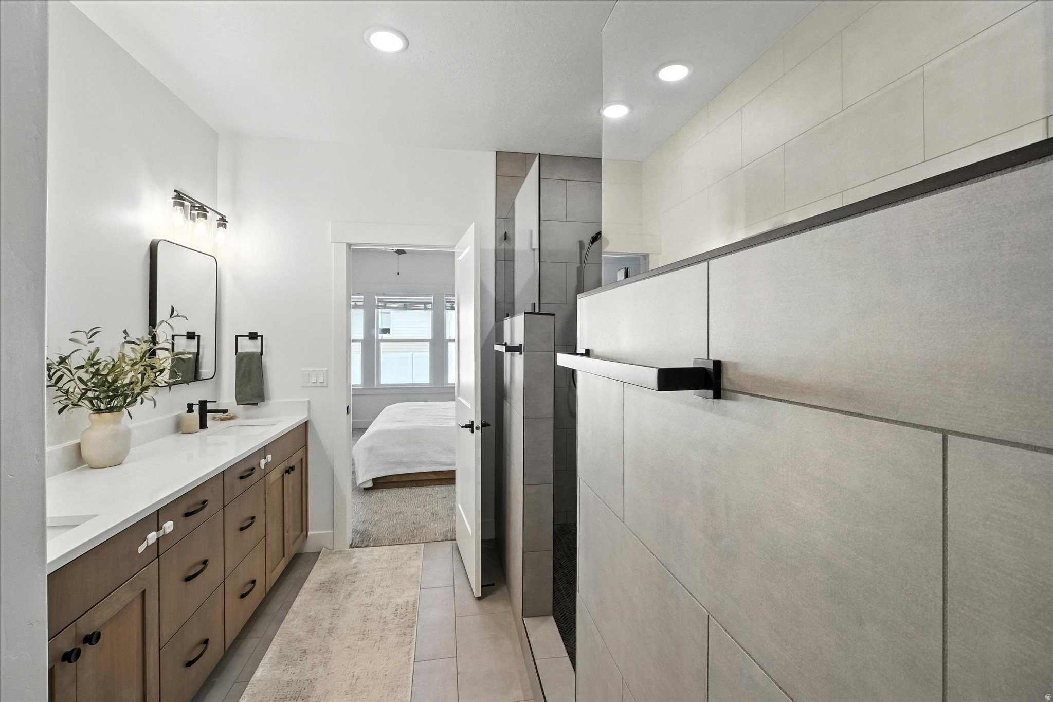 ROLLING HILLS - Residential