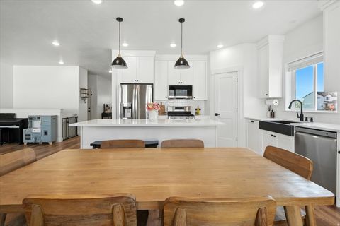 Tiny photo for 590 S 400 E, Hyrum, UT 84319 (MLS # 2135493)