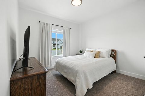 Tiny photo for 590 S 400 E, Hyrum, UT 84319 (MLS # 2135493)