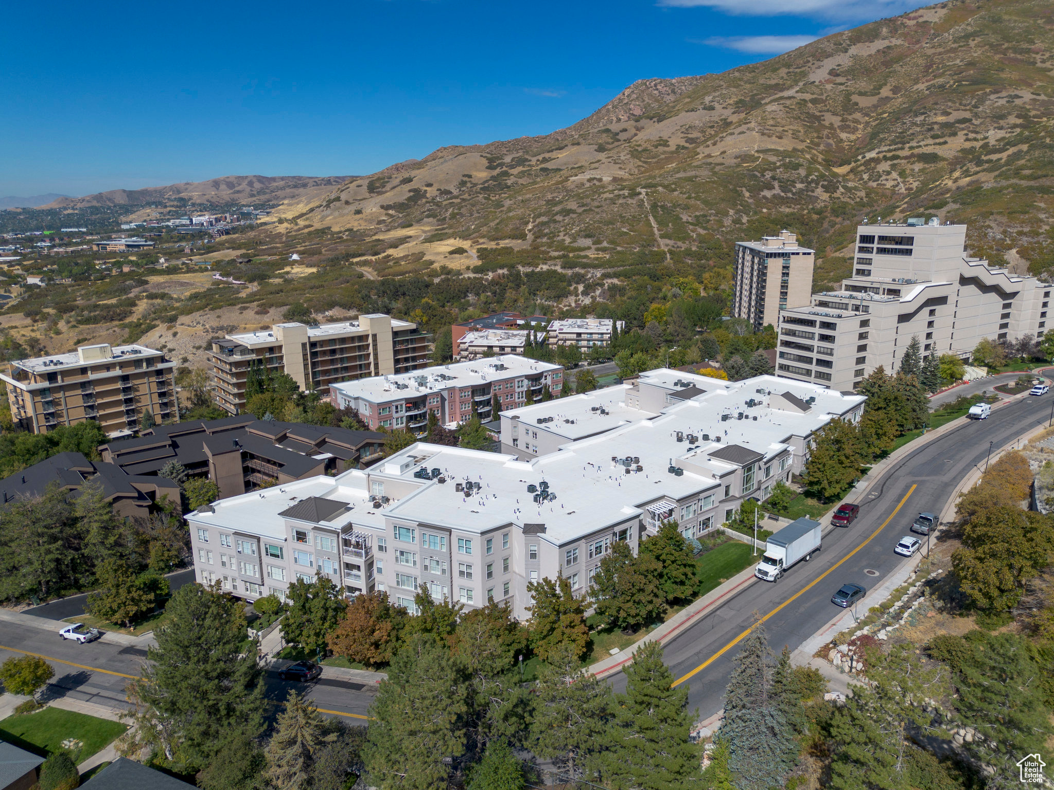 PRESIDENTIAL CLUB - Residential