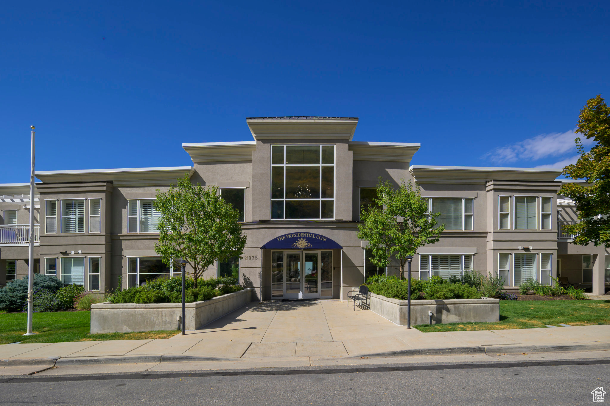 PRESIDENTIAL CLUB - Residential