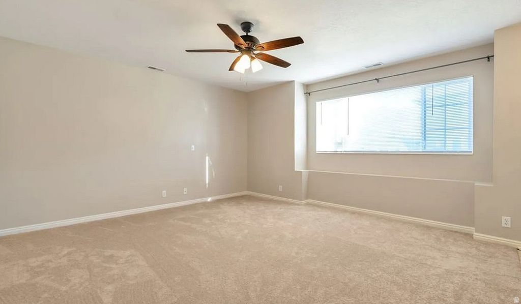Photo of 380 W 4900 S #11, Washington Terrace, UT 84405 (MLS # 2143099)