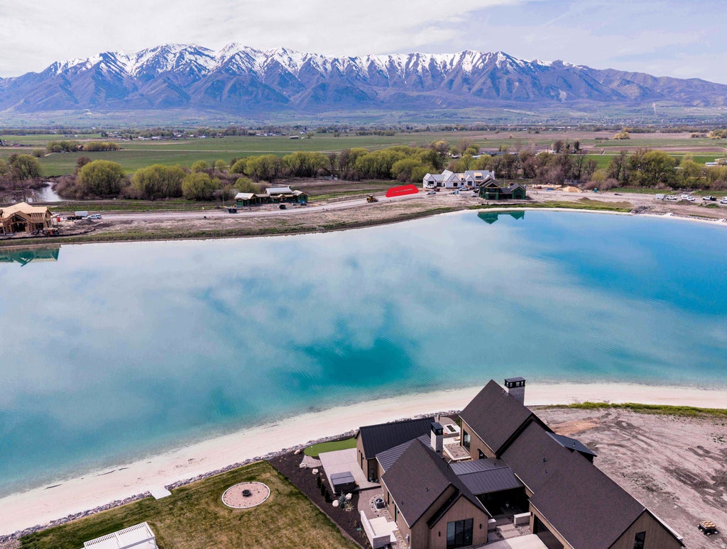 Photo of 1336 WILLOW LAKES DR #99, Logan, UT 84321 (MLS # 2184396)