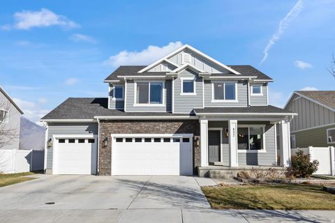Photo of 832 N PLAINSMAN DR E, Spanish Fork, UT 84660 (MLS # 2131162)