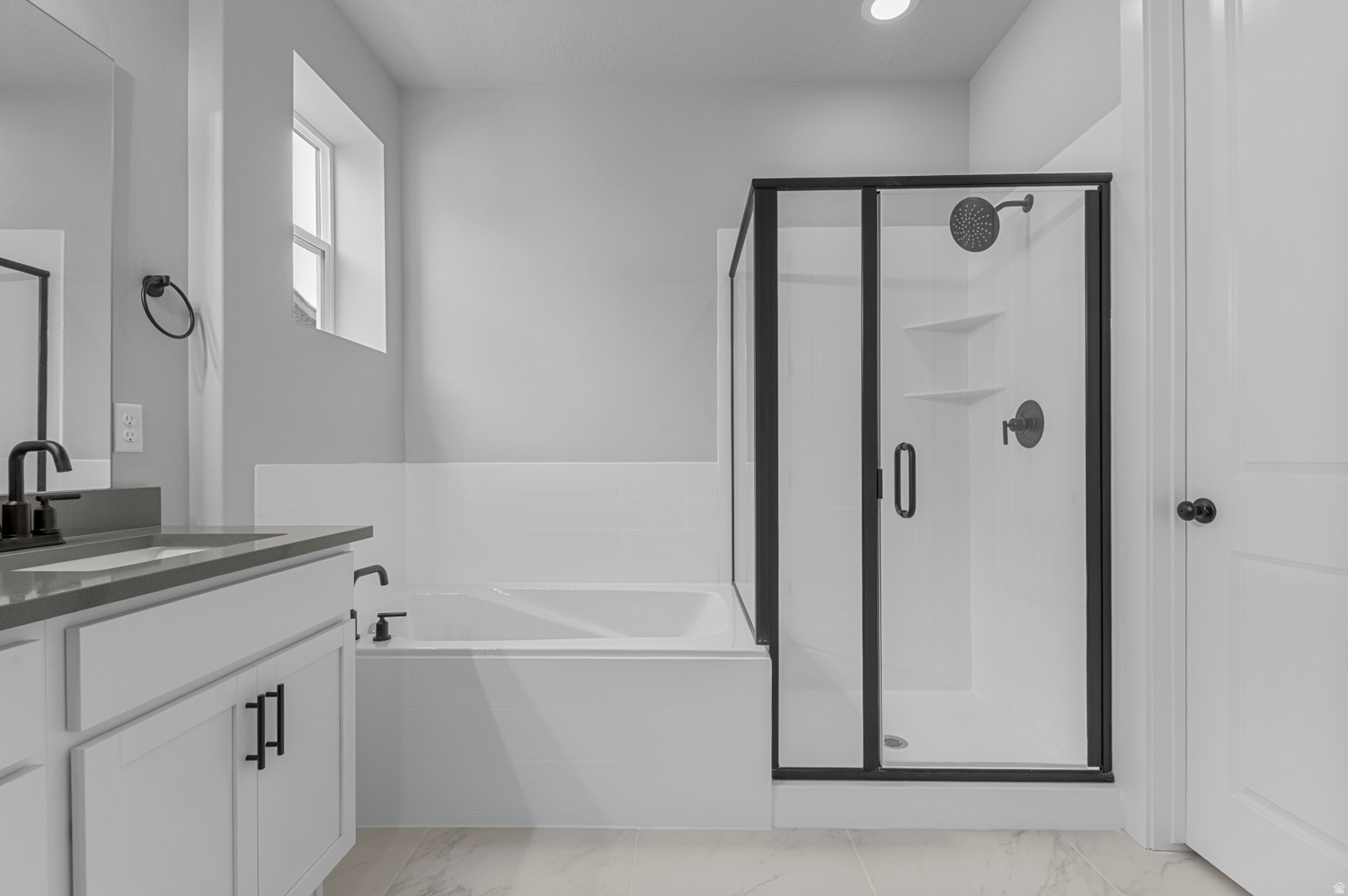 HIDDEN OAKS COLLECTION 607 - Residential