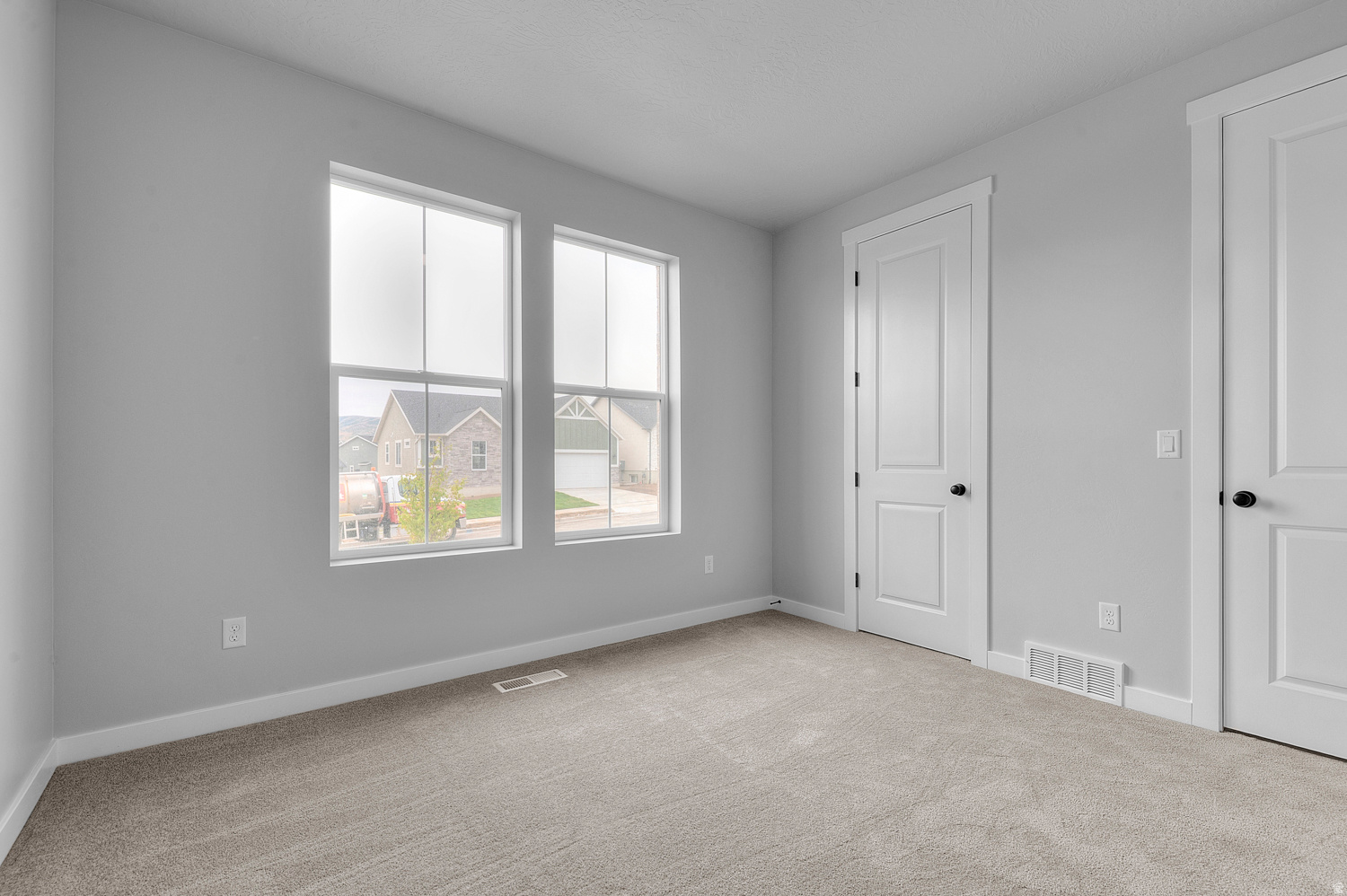 HIDDEN OAKS COLLECTION 607 - Residential