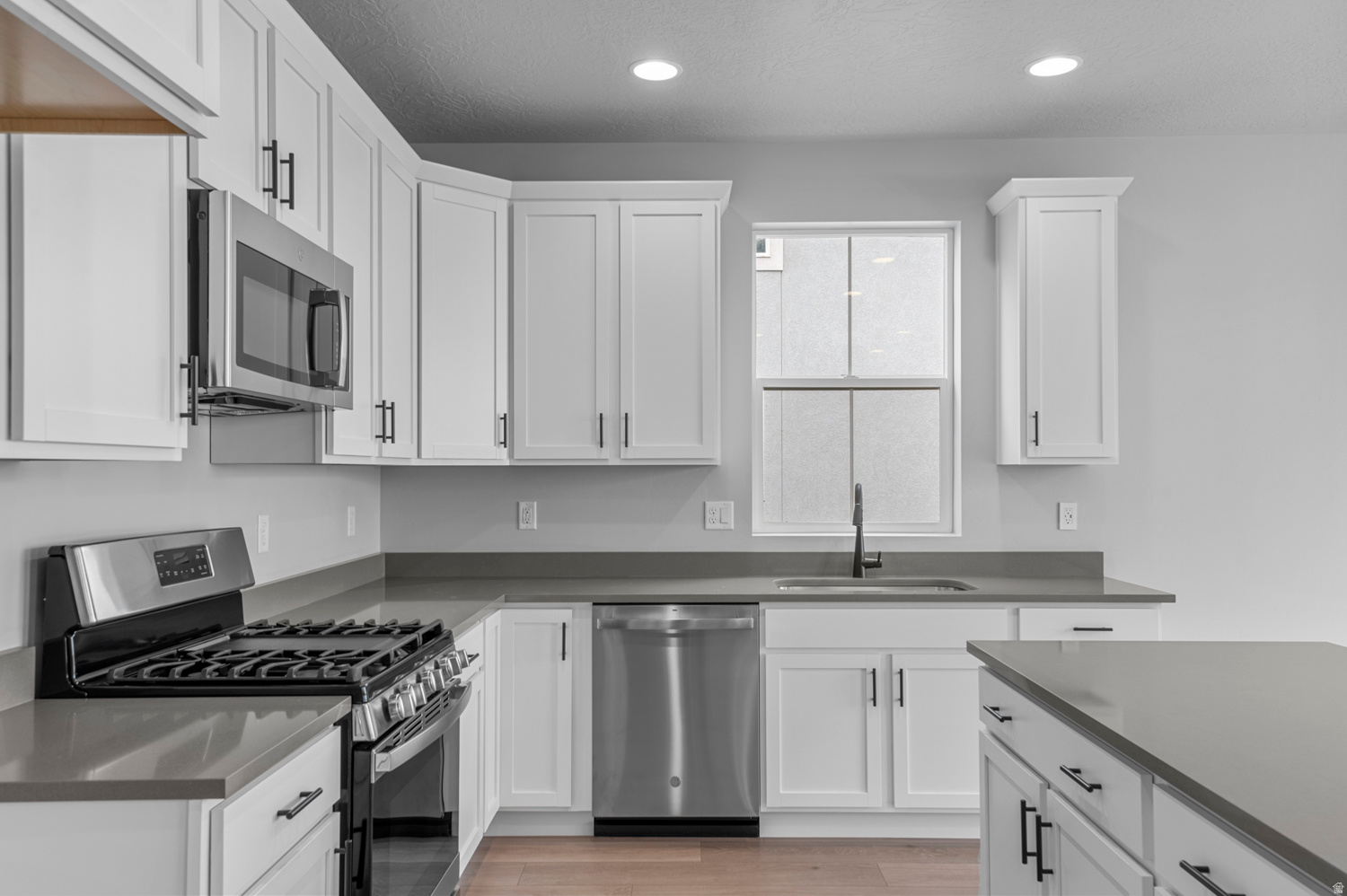 HIDDEN OAKS COLLECTION 607 - Residential