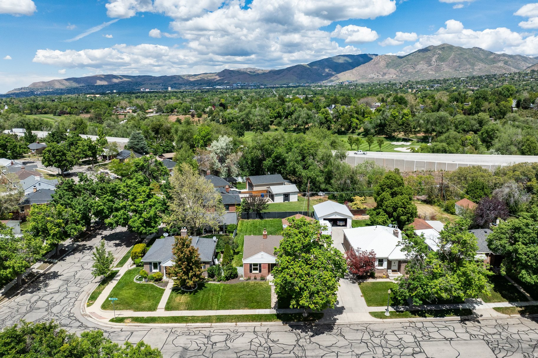 CRYSTAL HEIGHTS - Residential